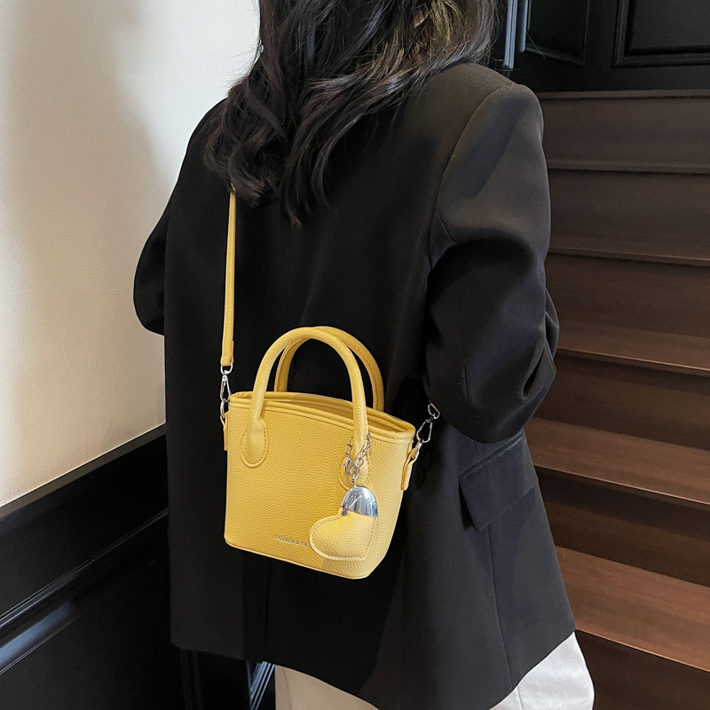 Comercio exterior super fuego mano llevar bolso pequeño mujer 2025 nueva moda todo-fósforo bolso bandolera simple tendencia estilo occidental