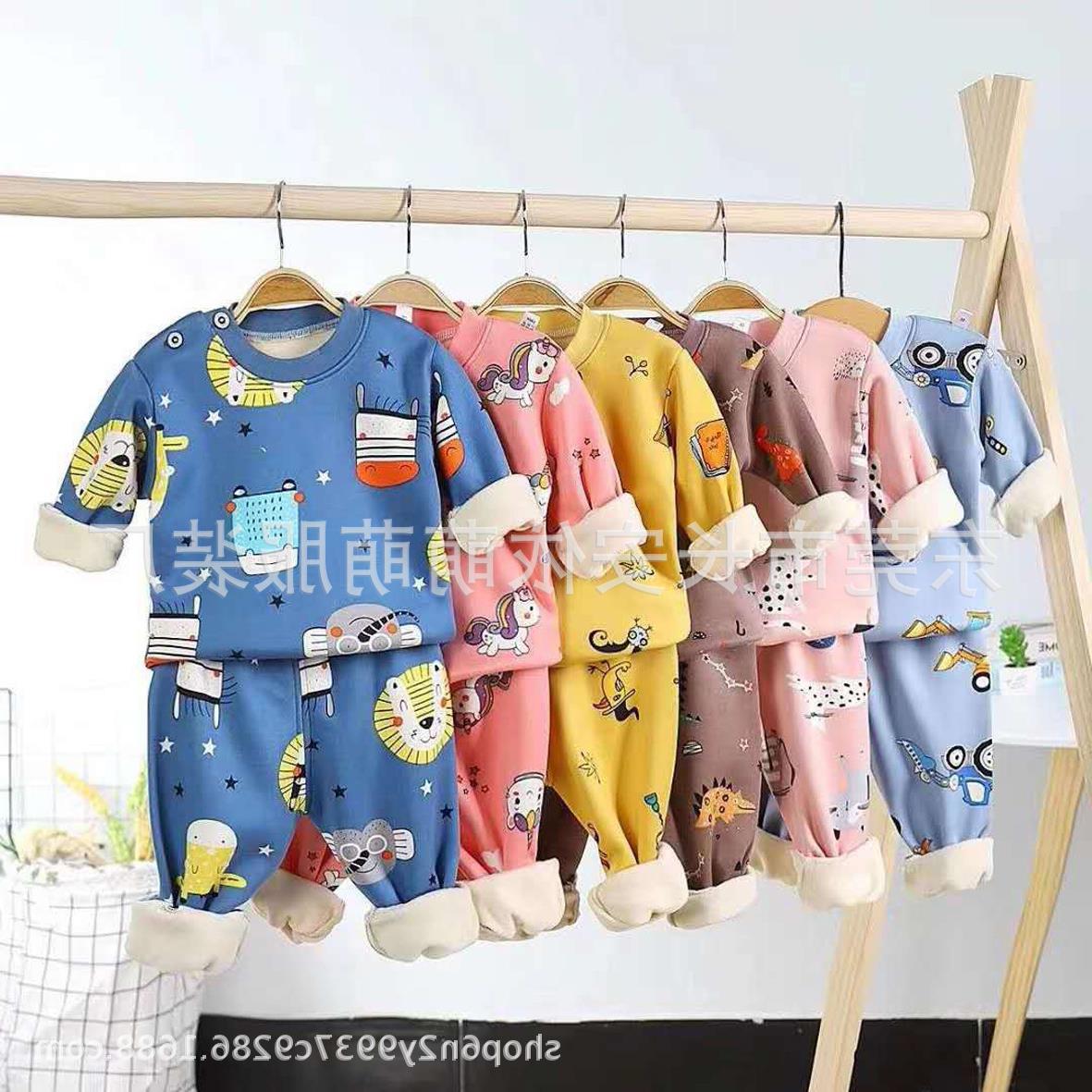 阿里巴巴地摊货源网男女童装保暖套装 外贸厂家便宜衣服批发十元