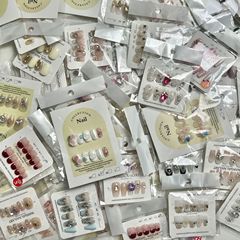 孤品尾貨處理夜市擺攤直播間放漏手工盲盒批發手工美甲穿戴甲