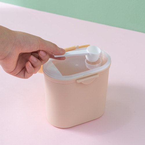 Infant crown-shaped milk powder grid milk powder box storage box except for baby portable large-capacity snack box