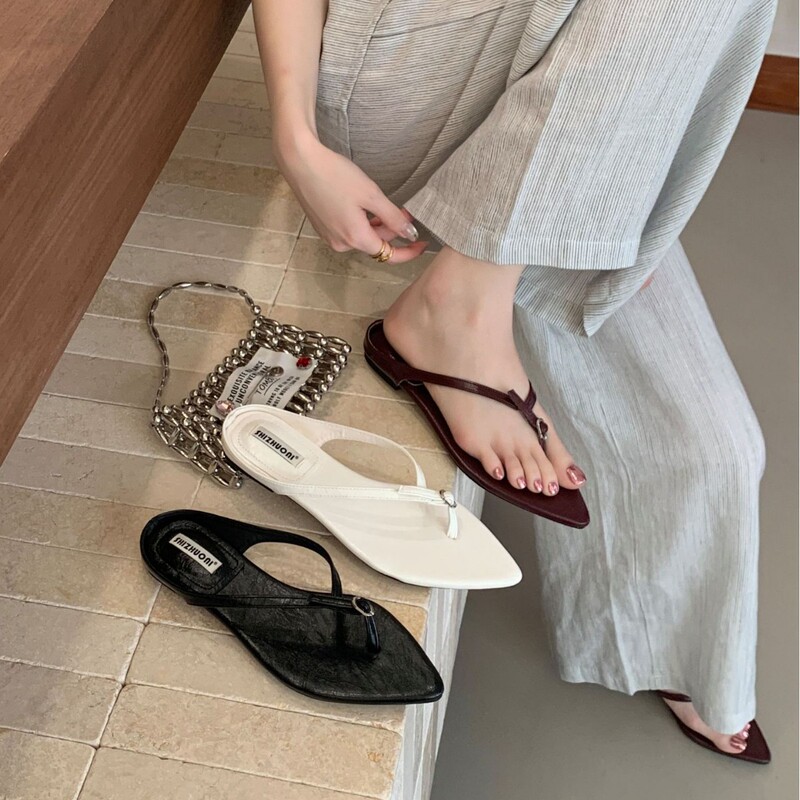 French-Style Metal Buckle Thong-Toe High-Heeled Sandals for Women, New Summer Style, One-Strap Sandals for Outdoor Wear, Roman Slippers