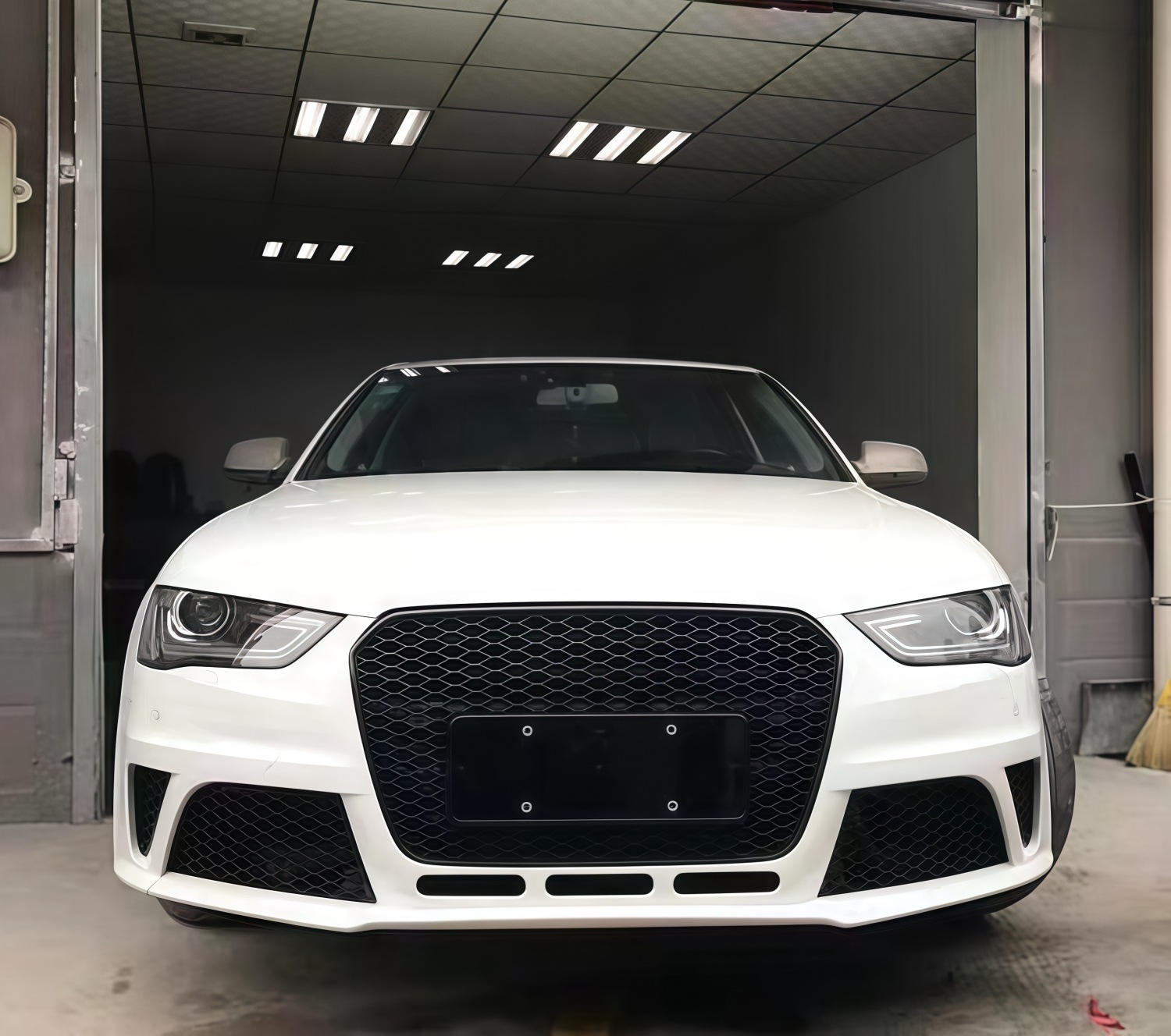 13-16 Models Suitable for Audi A4L Modification to Rs4 Body Kit B9 A4L Modified to Rs4 Front Grille, Front Bumper, and Rear Lip