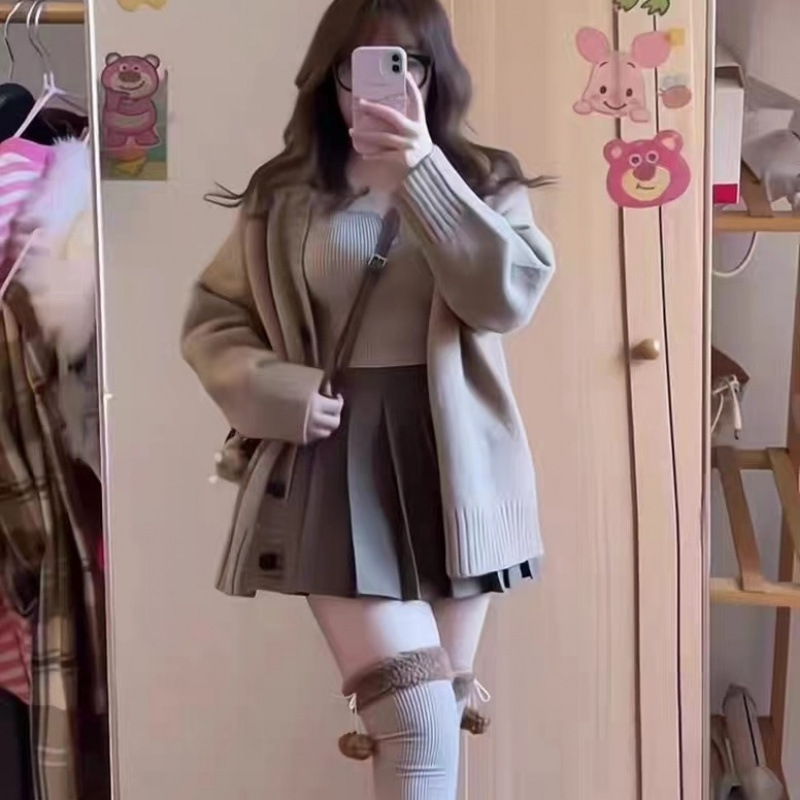 大码女装秋冬胖妹妹慵懒风复古毛衣开衫针织背心高腰百褶裙三件套|undefined