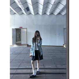 轻奢高级感蓝色格纹衬衫外套女2026新款宽松休闲遮肉中长款衬衣
