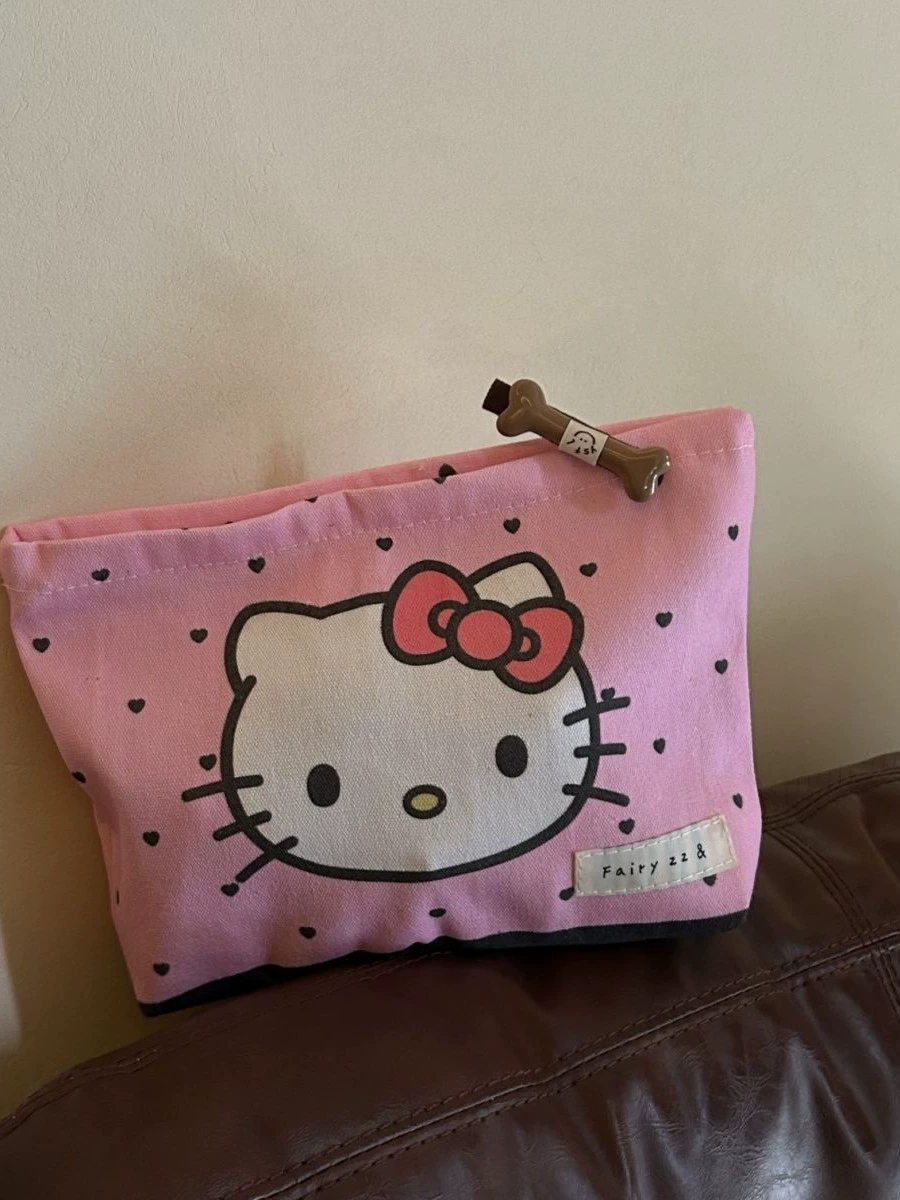 Косметичка ручная (Hello Kitty) фуксия, вместительная 22×16×4 см для путешествий