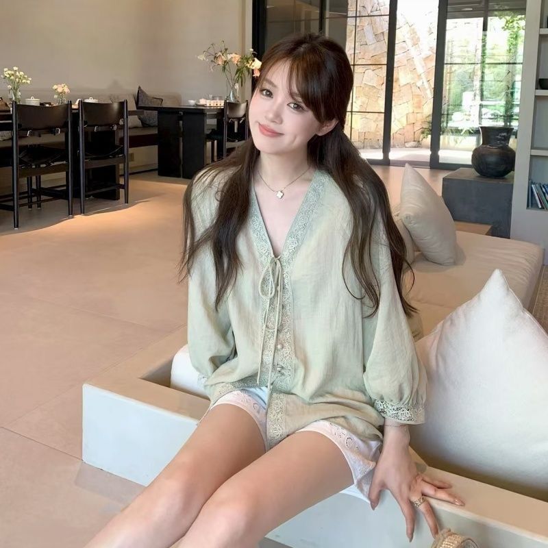 2025 Early Autumn Lazy Style Green Lace Lace Long-Sleeved Shirt for Women Niche Versatile Loose and Slimming
