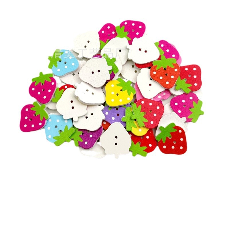 Botón en forma de fresa hebilla de madera de color accesorios de ropa para niños hebilla de dibujos animados material de bricolaje 50 paquetes