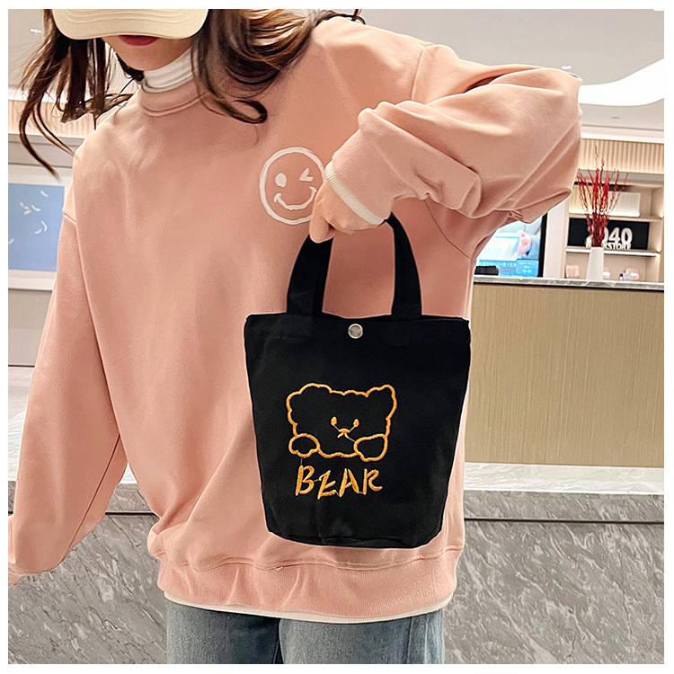 Personalized ladies' bucket bag, versatile and cute canvas bear wholesale, simple Japanese style new handbag undefined