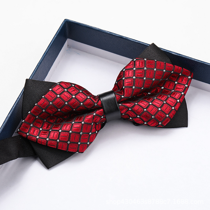 삼각형 빨간색 격자 무늬 나비 넥타이