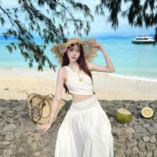 法式森女高级白色度假风露腰斜肩镂空连衣裙夏季超仙气质海边长裙