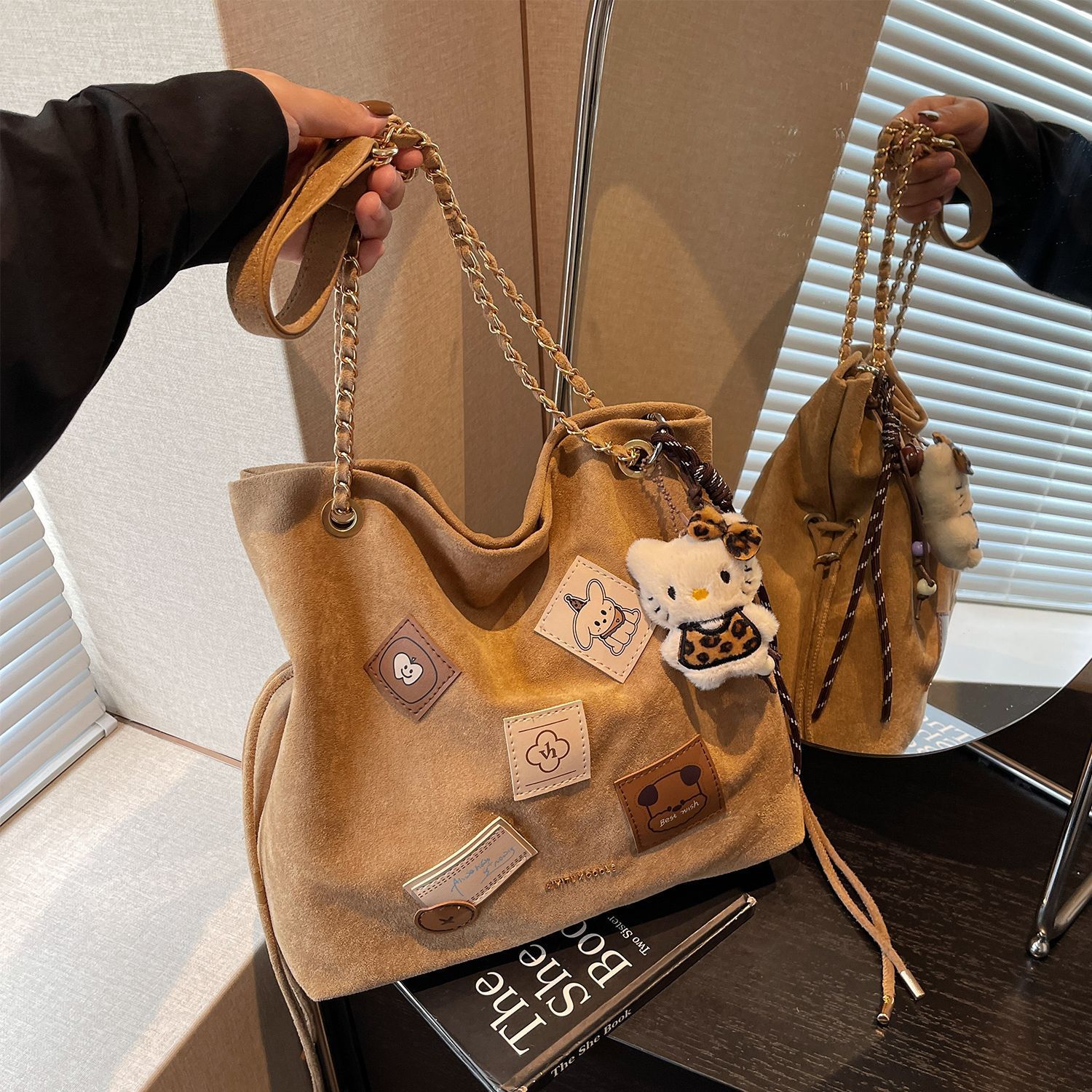 女包2025新款时尚潮流复古单肩小众洋气百搭质感手提通勤包