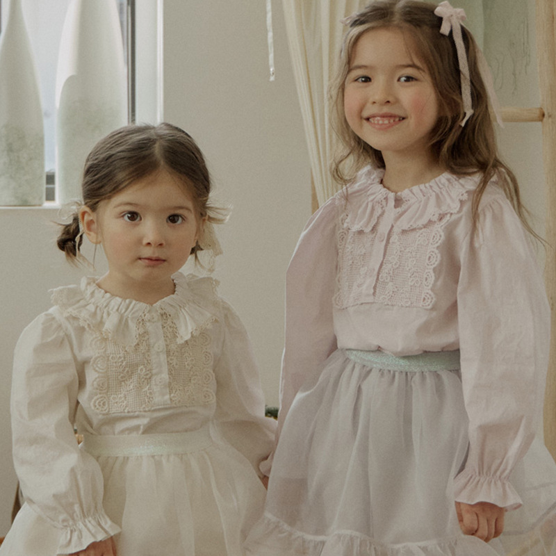 Primavera 2024 fresa Shan Corea del Sur niñas y niños algodón elegante arrugado collar camisa de encaje preventa