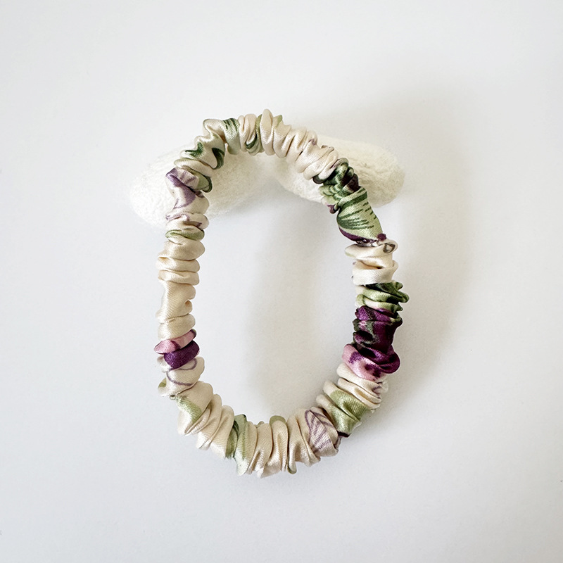 작은 보라색 장미