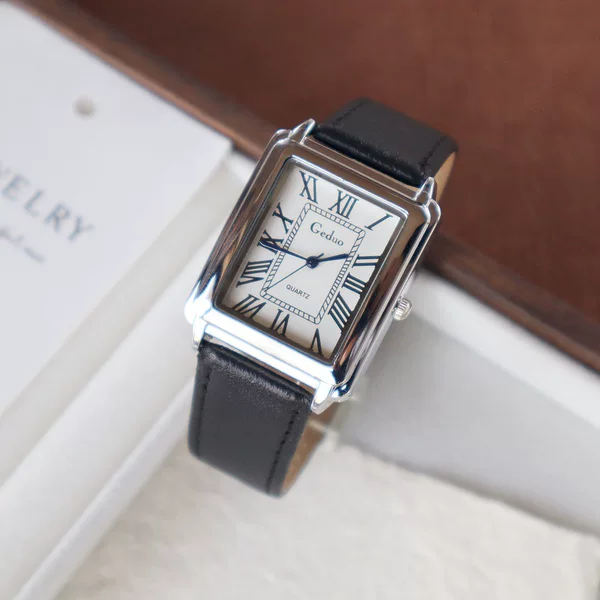 Fashionable classic men's watch with leather strap, square Roman dial, foreign trade men's quartz watch, vintage wristwatch for boys, wholesale supply