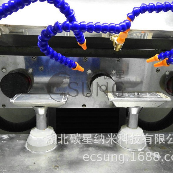 ���Ͻ��ֻ����׹��� ̼��csung��ĥ�׹⹤��