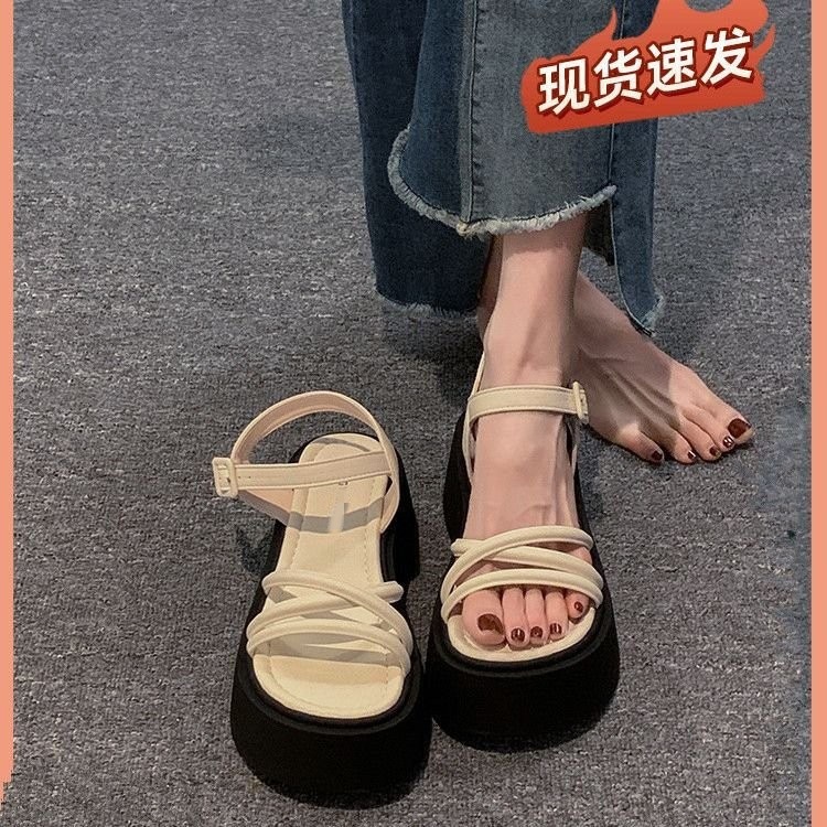 Roma de altura de fondo grueso sandalias impermeables para mujeres 2026 verano nuevo estilo retro exterior coreano versátil playa casual