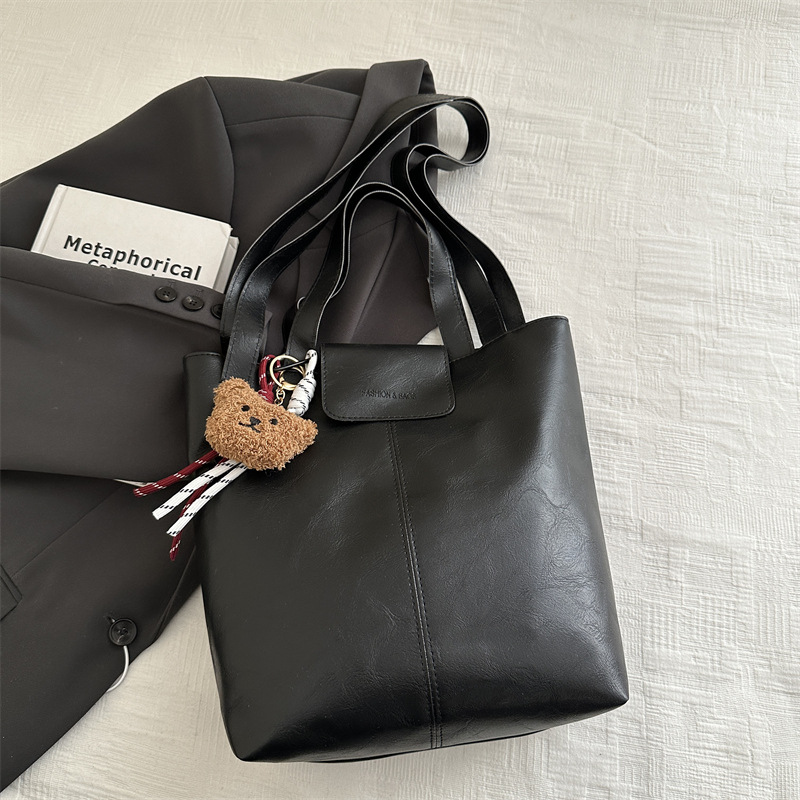 Alto sentido retro bolso de transporte de invierno 2024 nuevo versátil este año popular bolso de mano bolsa ocio