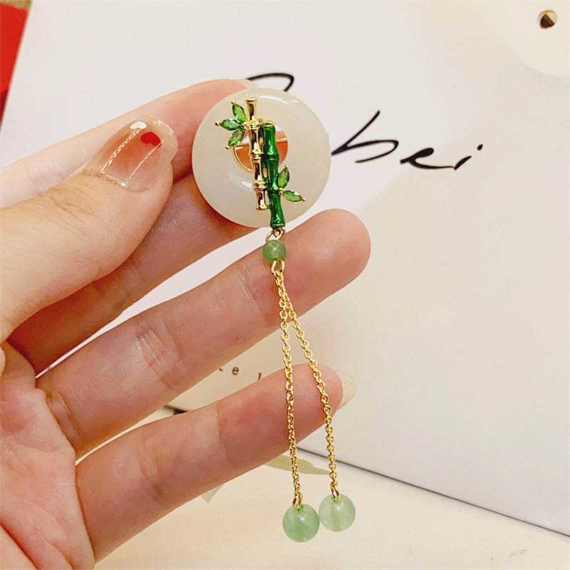 Antique style enamel bamboo brooch high-end female temperament fashion tassel pin corsage imitation Hetian jade safety buckle accessories