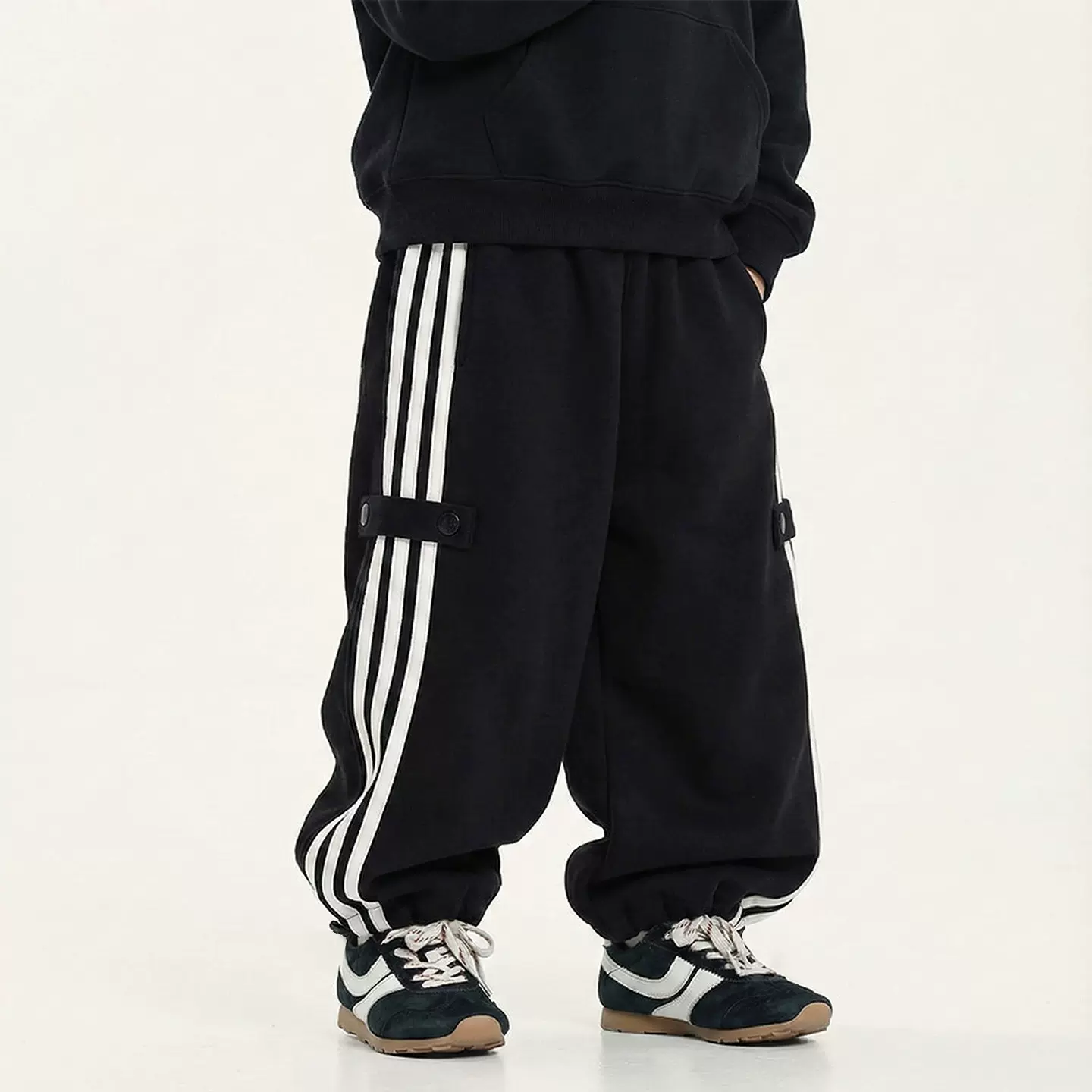 男童加绒裤子2025冬季新款儿童拉条运动裤束脚裤羊驼绒保暖长裤潮