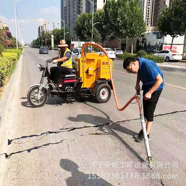 100升乳化沥青灌缝机 牵引式路面灌缝机高速公路裂缝修补灌缝机