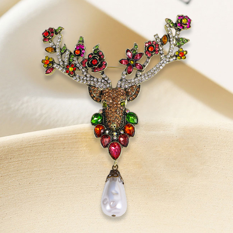 Vintage Heavy Industry Deer Head Brooch Exaggerated Oversized Full Rhinestone Elk Brooch High-End Pendant Accessory Lapel Pin