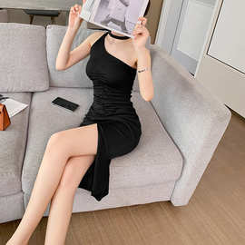 黑色斜肩气质修身显瘦连衣裙设计感ins时尚中裙2024夏季新款4987