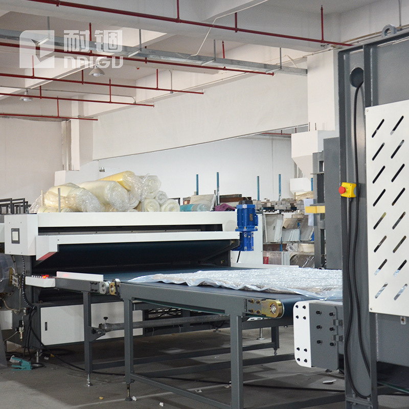 厂家定制自动弹簧床垫压缩卷包打包机机海绵床垫压缩卷包机设备