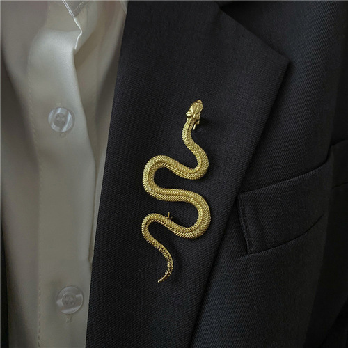 New fashion brooch for men and women, creative pin, Xiao Yi snake-shaped badge tie pin, suit retro personalized accessories
