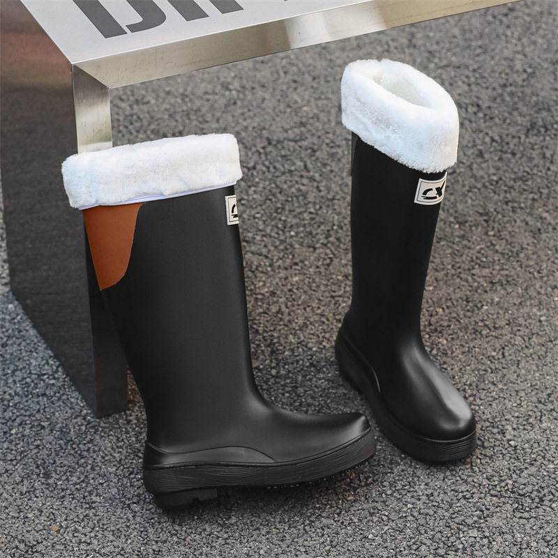 Botas de lluvia de tubo alto, botas de lluvia de moda para mujer, zapatos impermeables de suela gruesa para exteriores, zapatos de goma y botas de agua de tubo largo de terciopelo, mujeres transfronterizas image 11