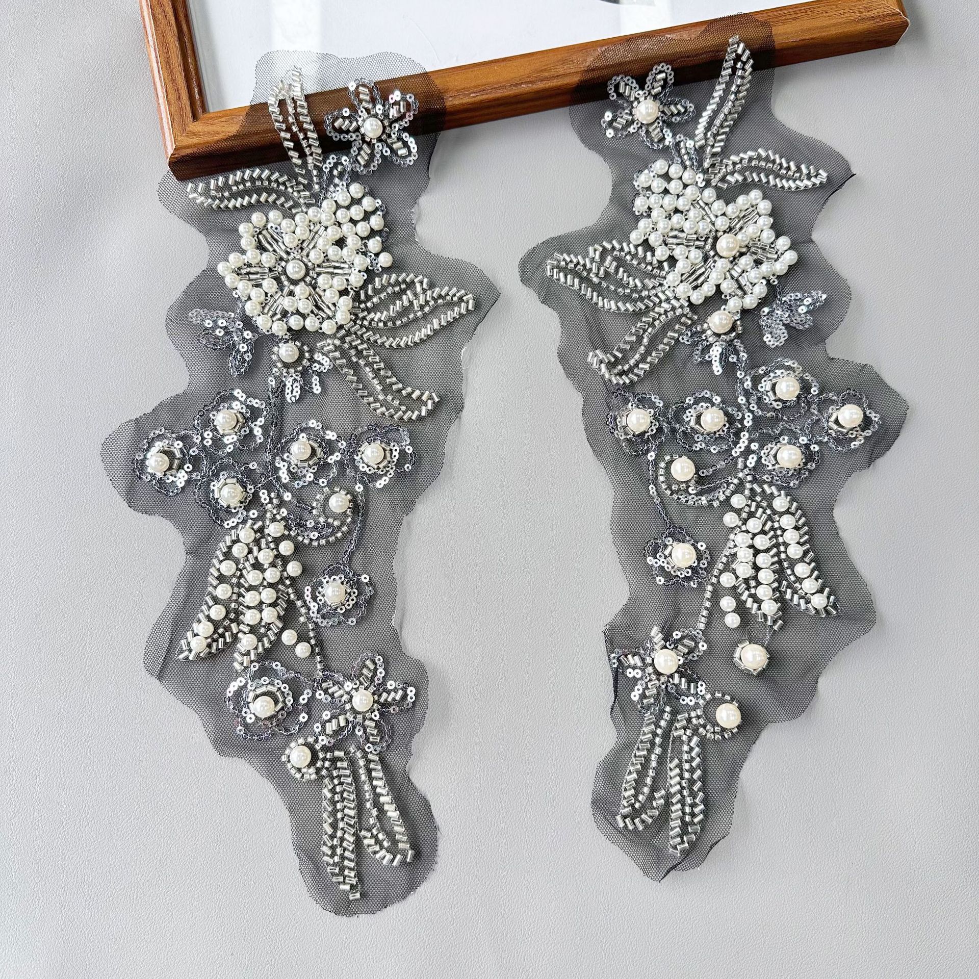 Nuevo estilo de tela de perlas de clavos ligero lujo rendimiento vestido de baile bordado encaje contra flores calcomanías flores de pecho image 2