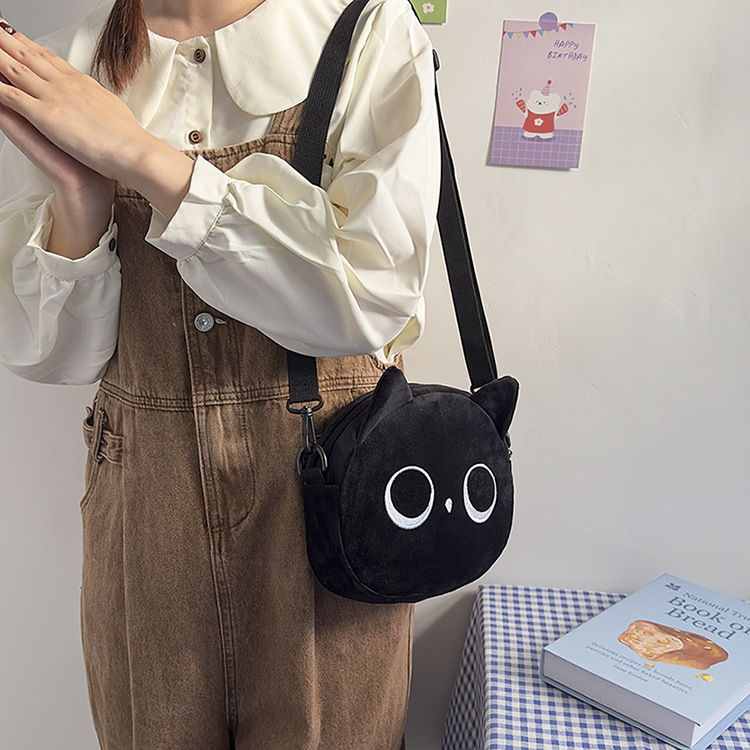 Cartoon cat small bag for women, new autumn and winter popular plush toy bag, Japanese cute crossbody plush bag