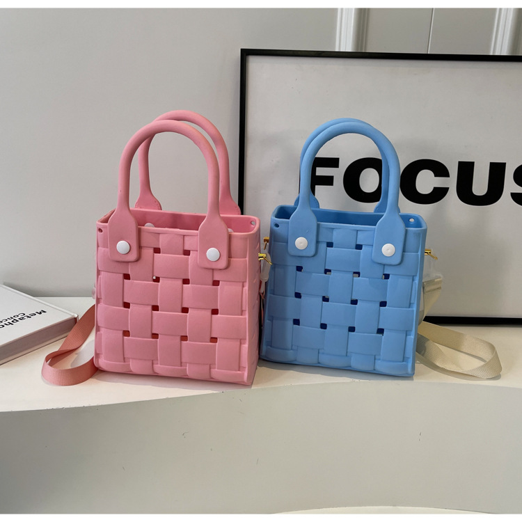 Women's Small Plastic Solid Color Basic Classic Style Hollow Square Open Crossbody Bag display picture 2