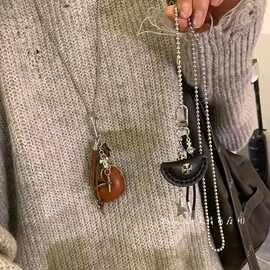 爱心复古吊坠皮质项链高级小众女款设计奢小众毛衣新款配饰卫衣链