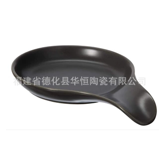 跨境热销陶瓷勺托定制黑色平底锅造型勺子置物架餐厅酱料碟小盘子