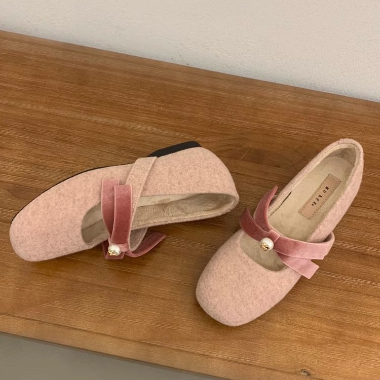 Chao Bunan suave hadas pequeñas fragancias viento Maria zapatos de invierno retrógrado 4CM arco de perla zapatos de una sola mujer
