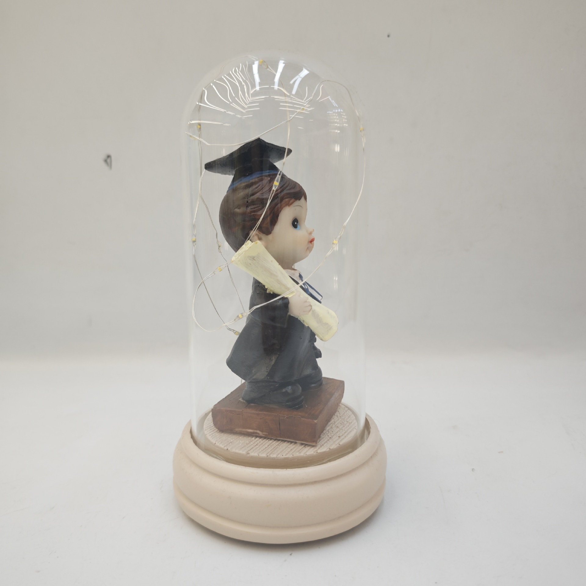 Decoración de regalos transfronterizos pequeños doctores con lámparas cubierta de vidrio decoración pareja amigos muñeca mesa