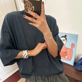 新款螺纹经典宽手镯女开口腕饰小众设计原创轻奢高级感手镯女士