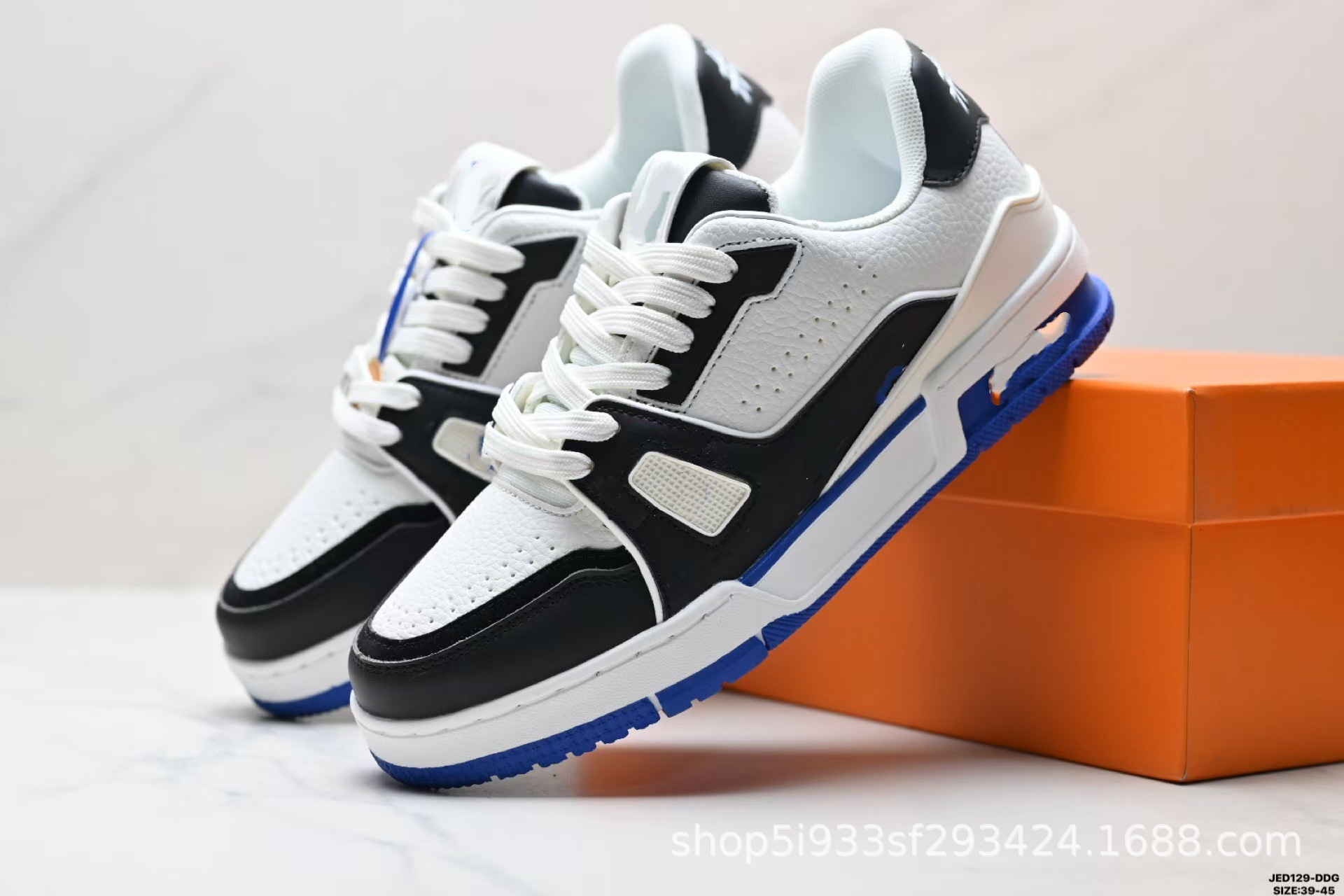 Louis Vuitton Trainer Low White Black Blue