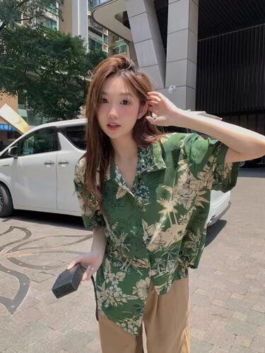 Green leaf floral parent-child casual ice silk chiffon 2024 new children's beach girls short-sleeved shirt parent-child wear summer