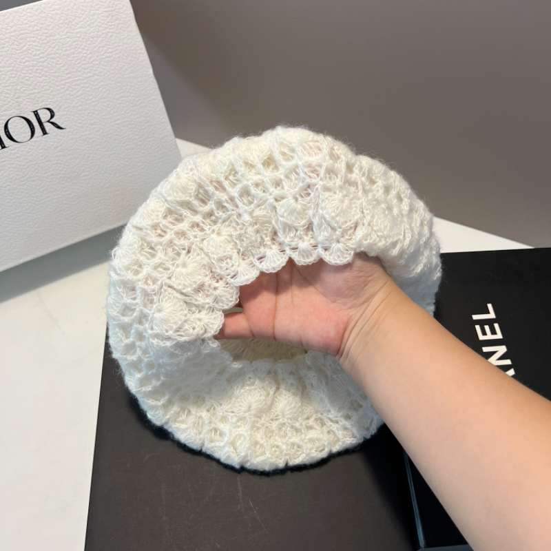 水钻蝴蝶结双层贝雷帽子女秋冬双层保暖镂空钩花毛线帽针织画家帽|undefined