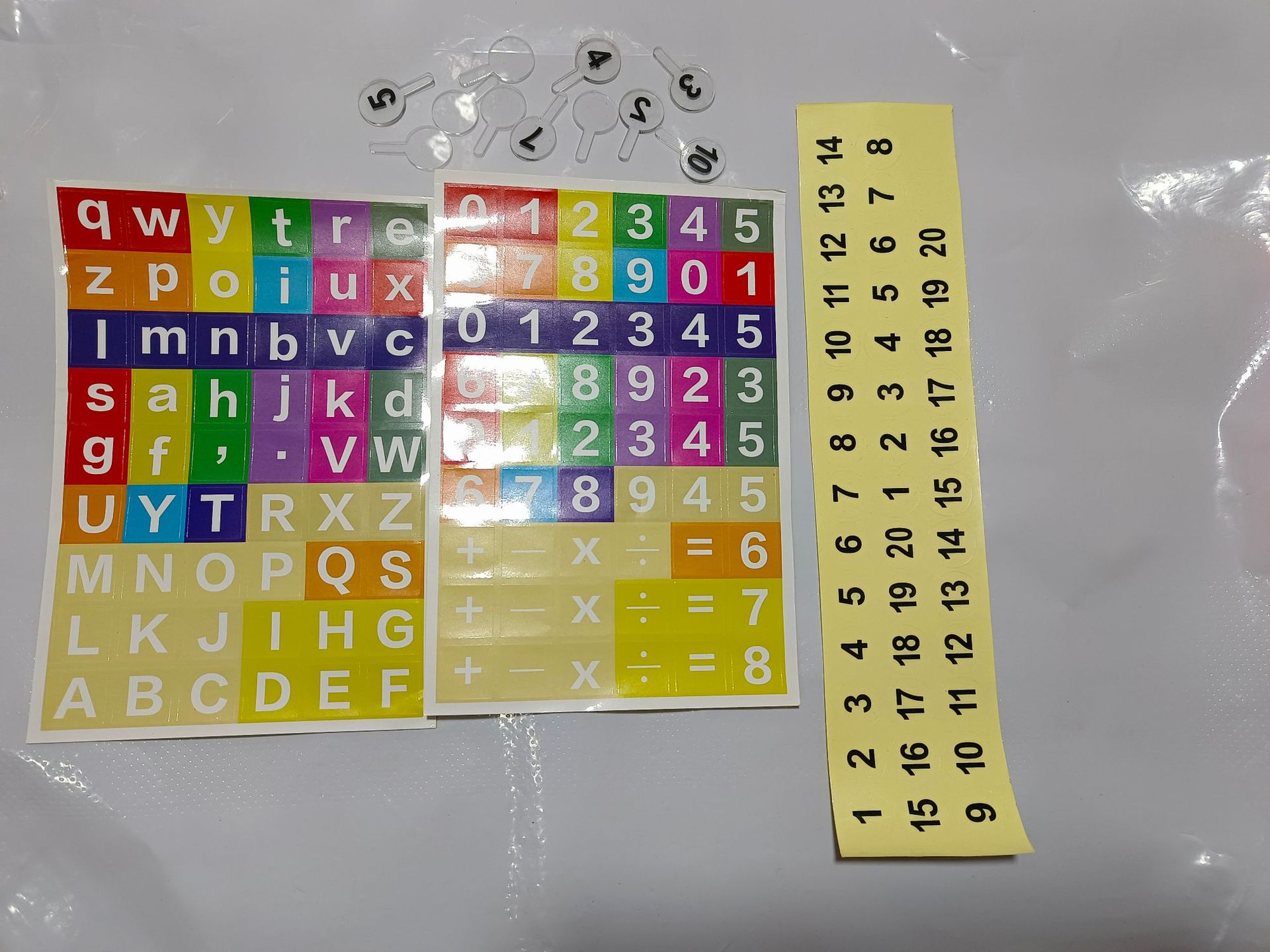 Yiwu Comercio exterior educación temprana creativo cuadrado bloques de construcción partículas 2cm100 empalme conexión juguetes de jardín de infantes de plástico