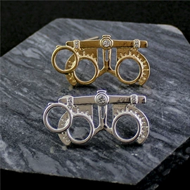 胸针;领针;耳钉