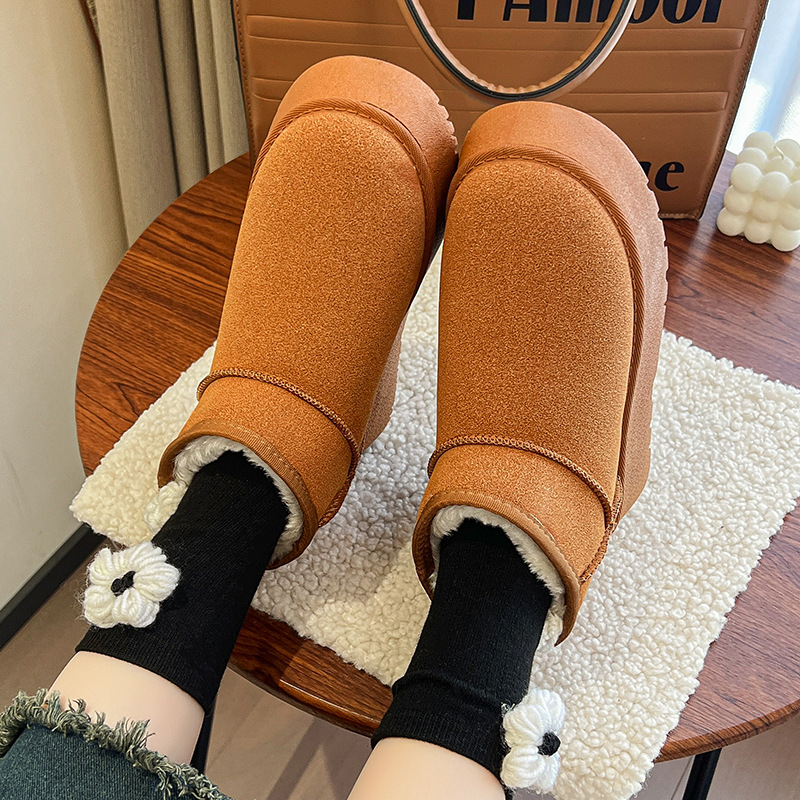 Fashionable thick-soled snow boots for women 2024 new winter bread…