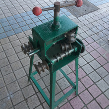 手摇不锈钢弯管机 方管圆管弯圆机小型手动弯管机 管子卷圆工具