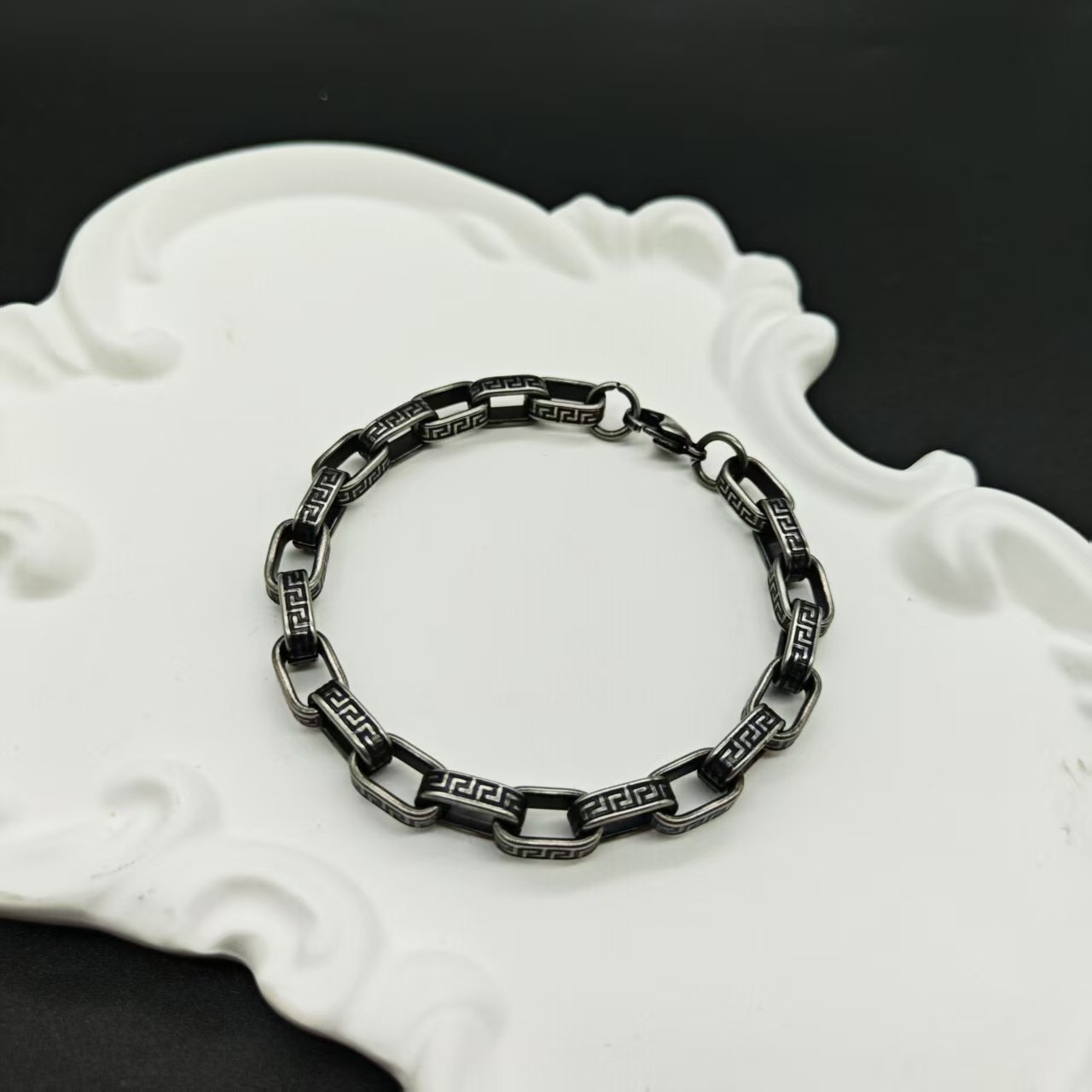 Bracelet for Men, Titanium Steel, Non-Fading, High-End, Versatile, Hip-Hop Popular Jewelry, Women's Simple and Personalized Retro Accessories