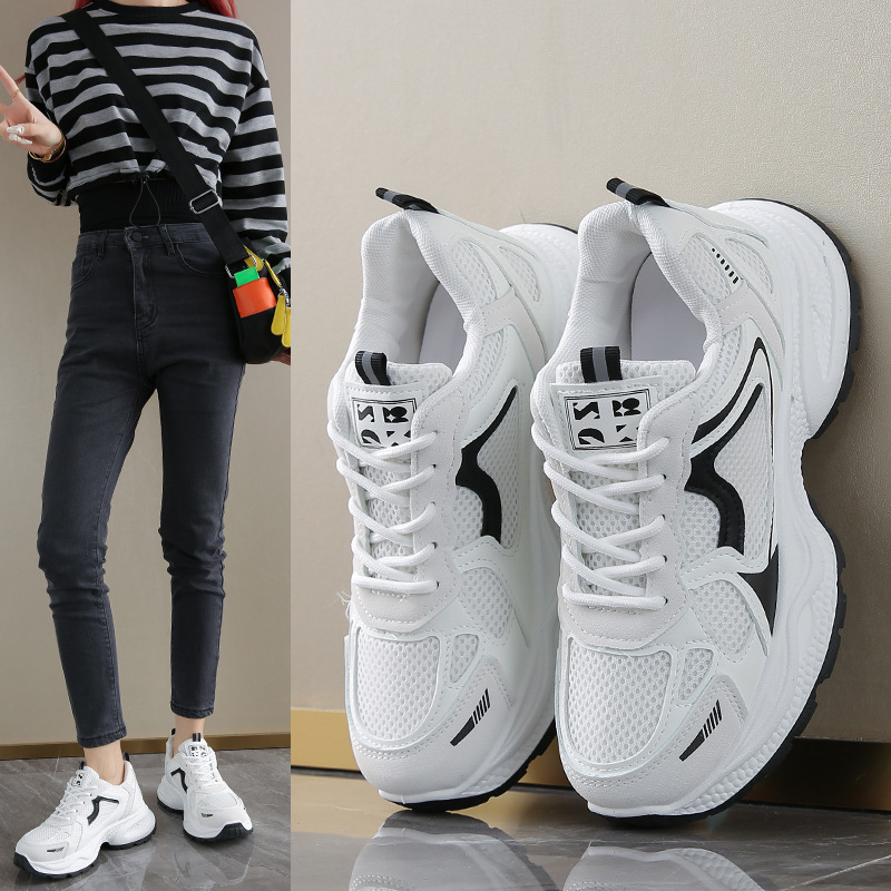 Otoño y invierno 2024 nuevos zapatos de papá para mujeres cómodos transpirables de moda americana de color sólido aumentando la altura de los zapatos de corrida amortiguación explosión