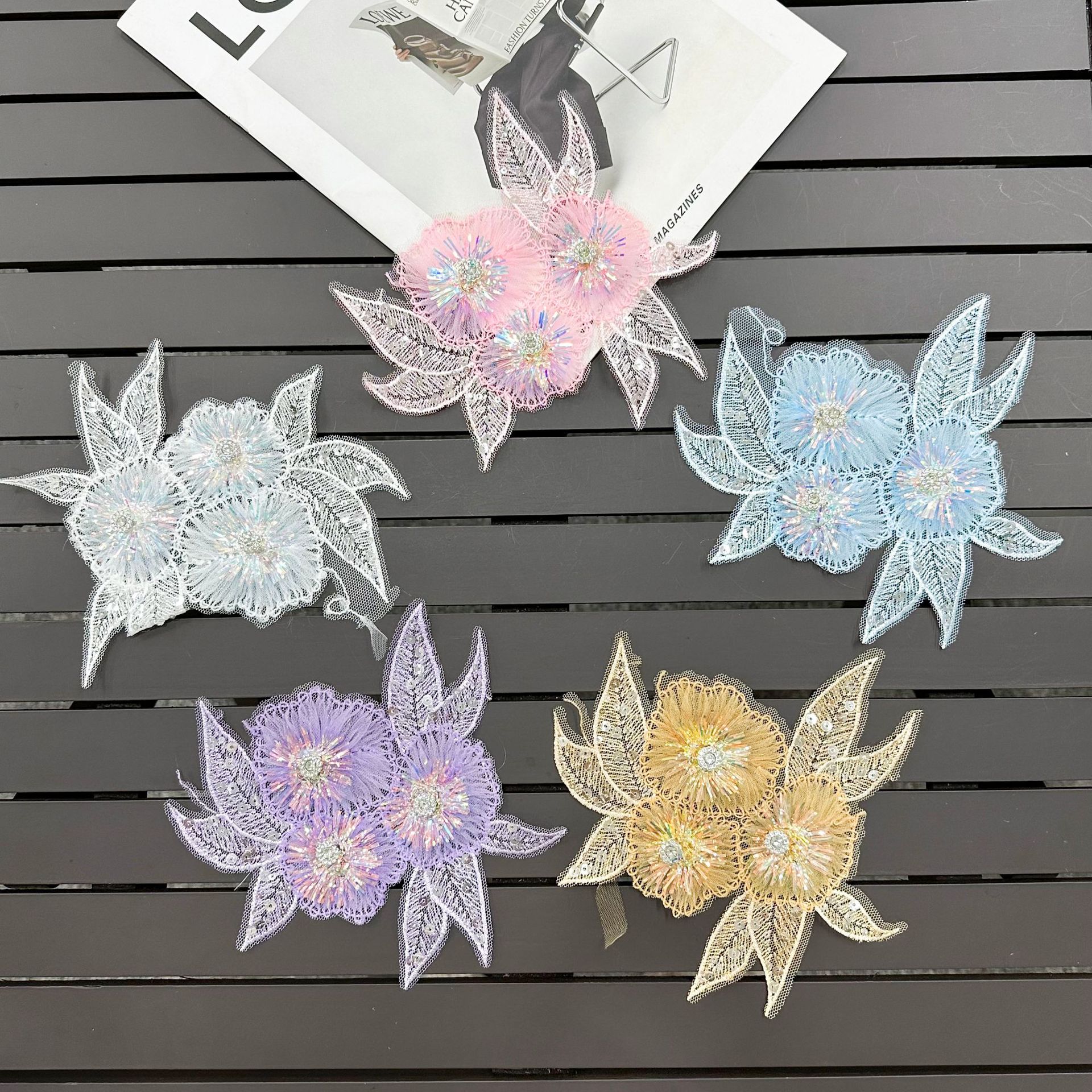Super inmortal flor tridimensional computadora bordada esquinilla clavos de flores de malla encaje vestido de boda accesorios