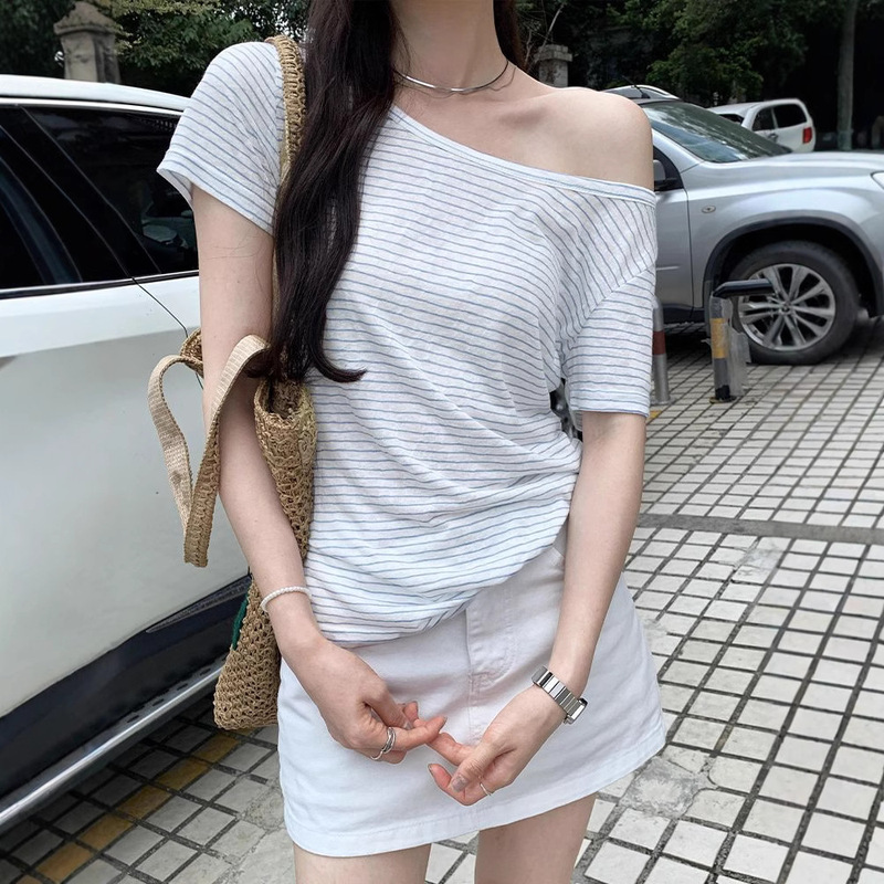 Korean Style Beautiful Loose Blue Striped Short-sleeved T-shirt Women's Summer 2025 Sweet and Hot Design Shoulder Shoulder Top