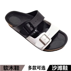 夏の色合わせの女性のフラットシューズの新しいスリッパ