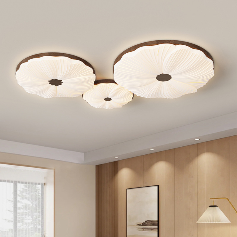 Lámpara de techo de dormitorio simple estilo antiguo retro redondo flor de nogal lámpara de dormitorio principal luz de habitación de viento silencioso 2025